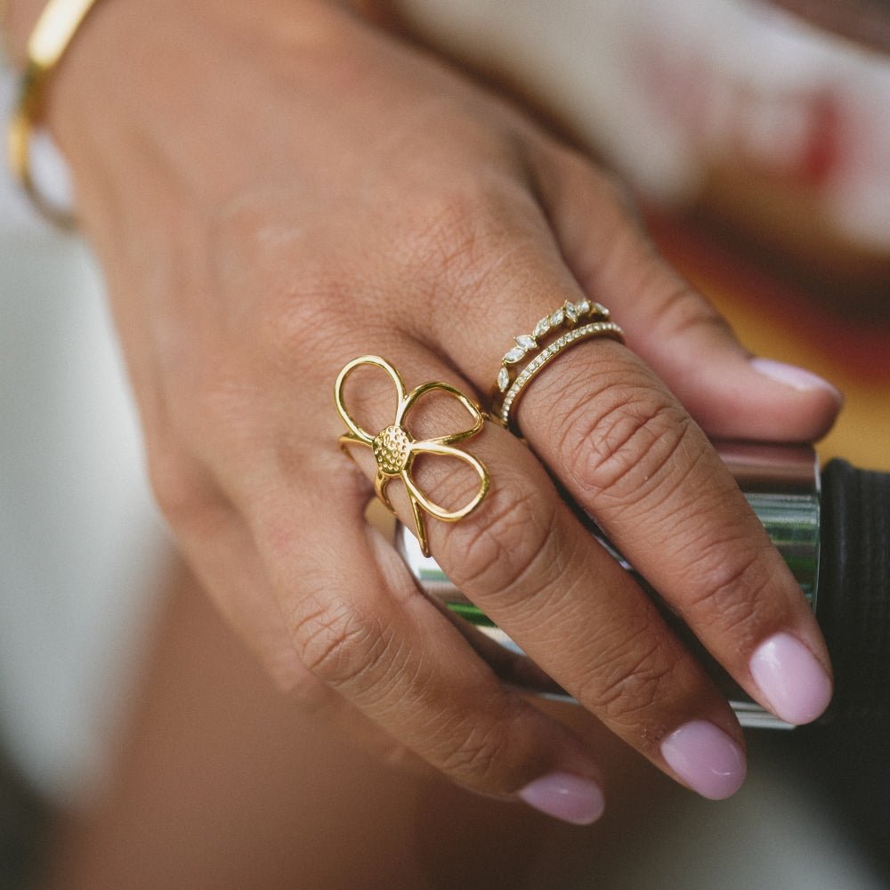 Golden Daisy Flower Ring - Beautiful Earth Boutique